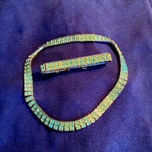 Vintage lime green necklace and bracelet set